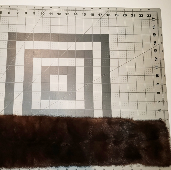 Upcycled mink fur stole - Picture 4 of 5